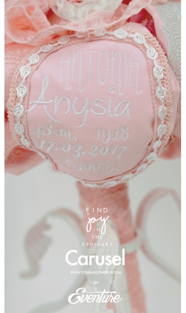 Lumanare de botez fetite cu broderie personalizata, 45x4cm, Carusel 1